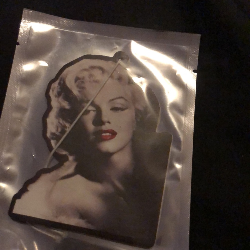 Marilyn Monroe Air Freshener - Picture 3 of 4